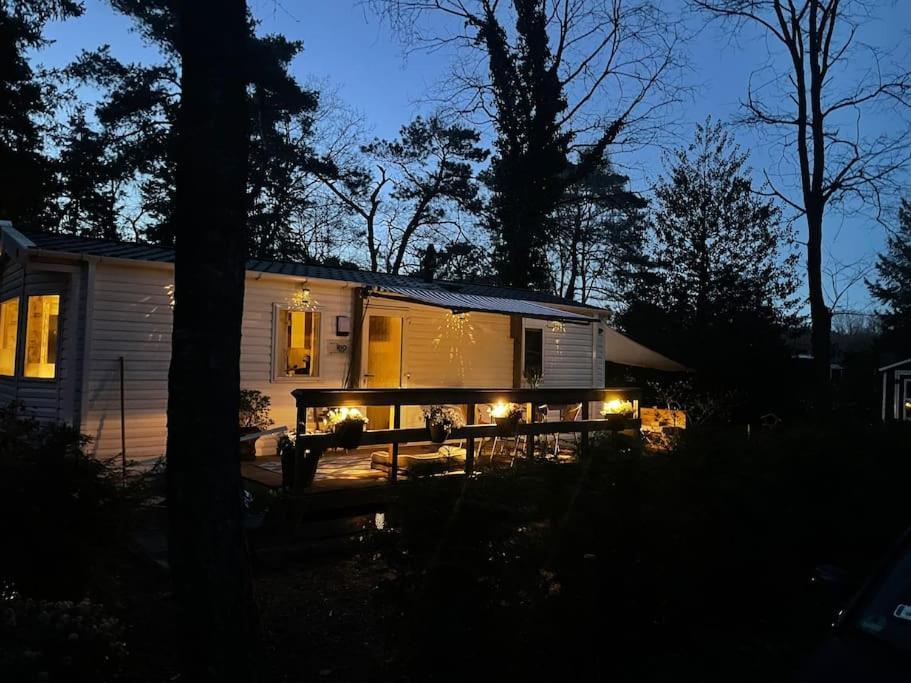 Knus Chalet Midden In De Bossen 넌스피트 외부 사진